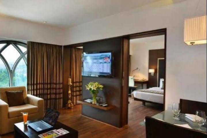Majestic Court Sarovar Portico Hotel