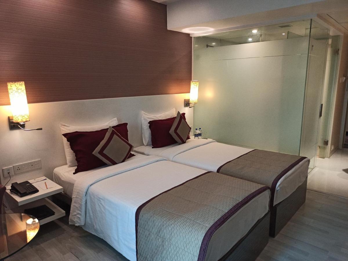 Majestic Court Sarovar Portico Hotel 4*